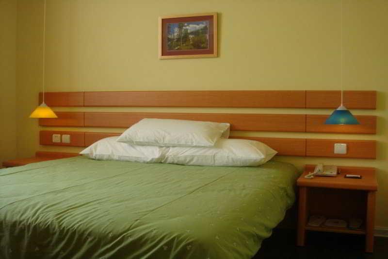 Home Inn Tianjin Weijin Road Tianjin University מראה חיצוני תמונה